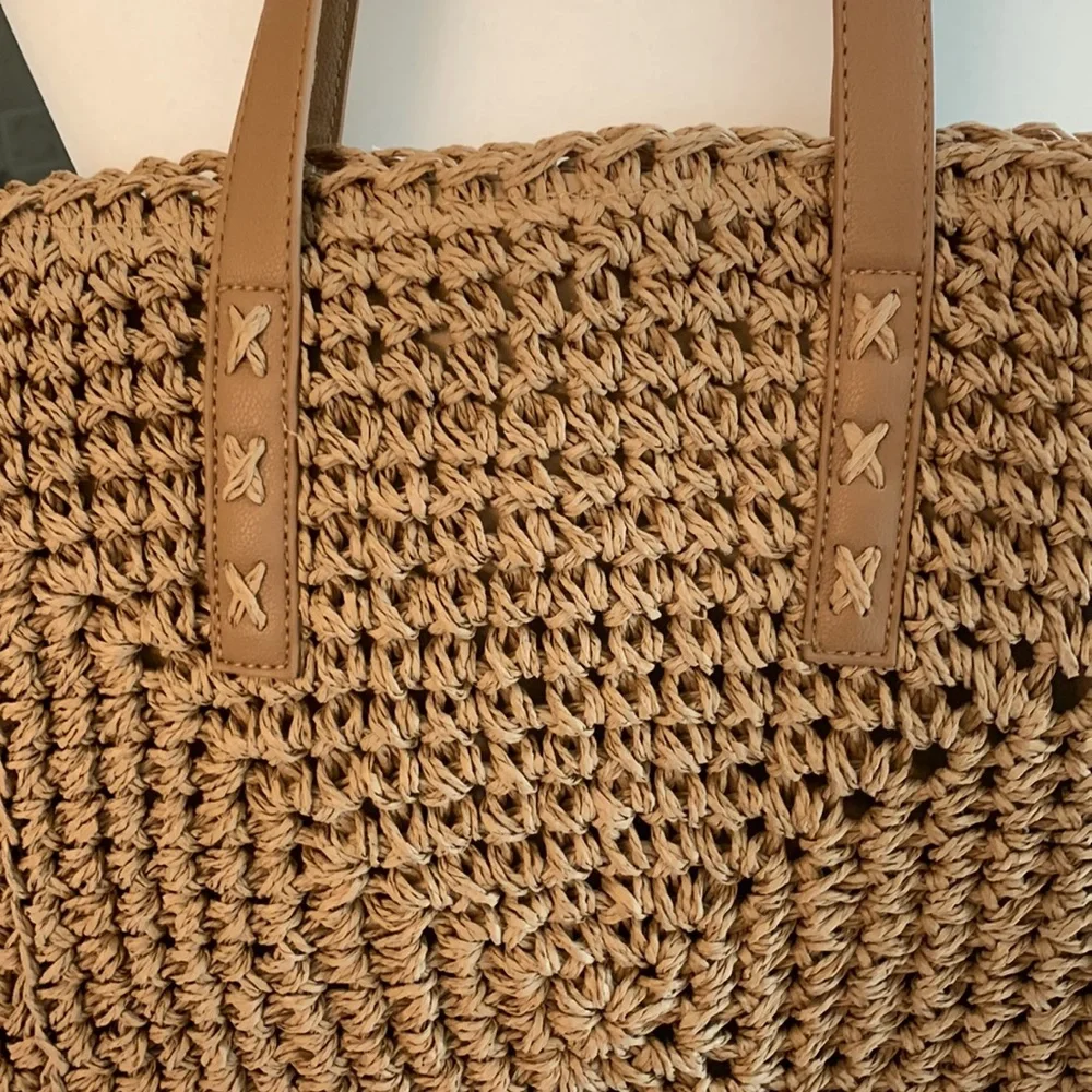 BRAND NEW! Camel color woven bag - Picture 2 of 4